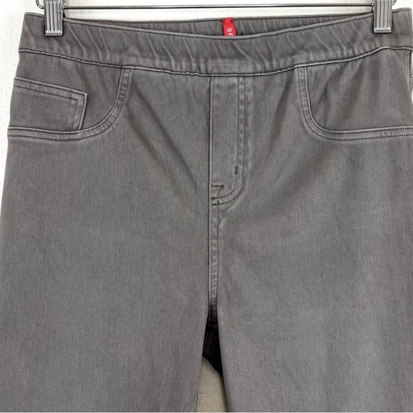 Spanx pull on Jean-ish leggings. Size small - Picture 4 of 5